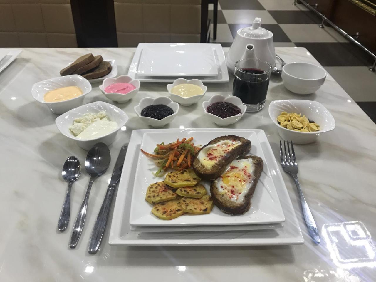 Dior Hotel Tajikistan 杜尚别 外观 照片